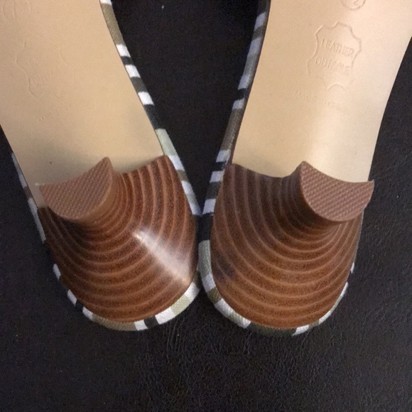 Striped and sparkly kitten heels - Picture 7 of 10